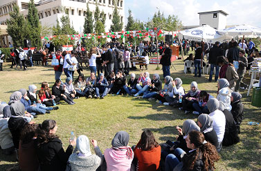 في طرابلس MUT عيد الإستقلال في جامعة