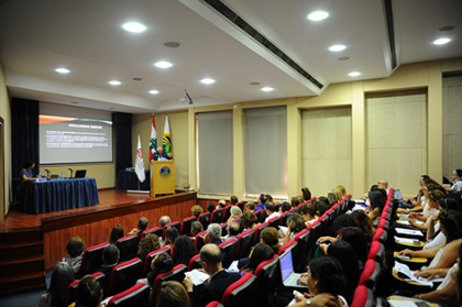 ملتقى علمي عن منهجيات التقويم التربوي في البلمند وتشديد على دور الأستاذ الجامعي لتقديم أفضل الاساليب التعليمية