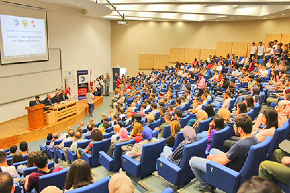 افتتاح معرض الجامعات الروسية في هندسة اللبنانية في طرابلس